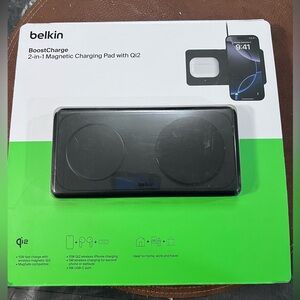 Belkin BoostCharge 2 in 1 Magnetic Charging Pad with Qi2